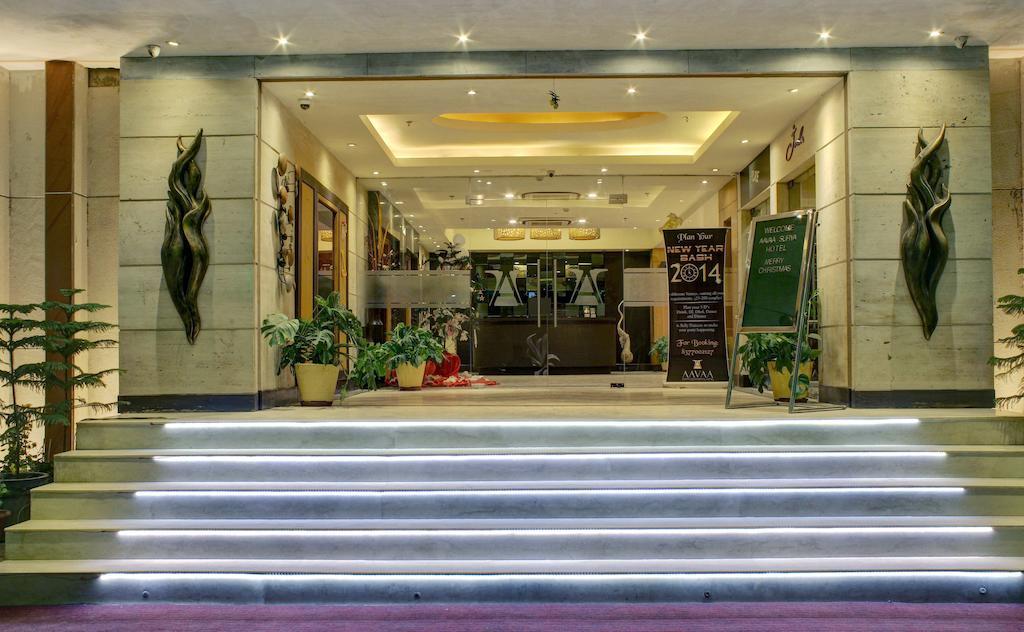 Hotel Aavaa Surya Continental Neu-Delhi Exterior foto